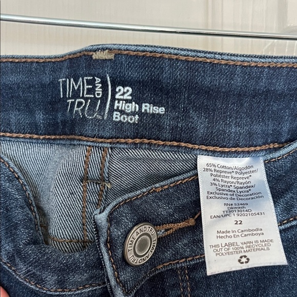 Time and Tru Women’s High Rise Bootcut Jeans - Dark Blue 22 - Picture 2 of 7